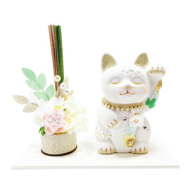 奏　淡色　花飾り招き猫　龍虎堂　ねこの置物　日本製