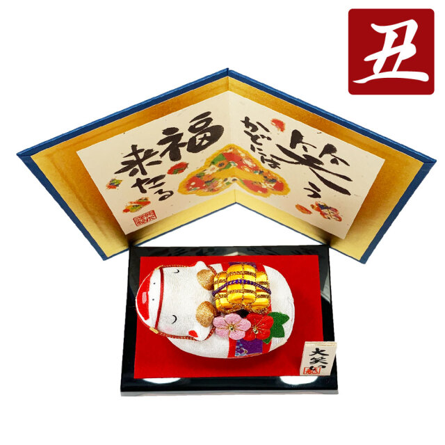 干支　丑年　牛　うし　ウシ　２０２１　令和３年　飾り　龍虎堂　リュウコドウ　日本